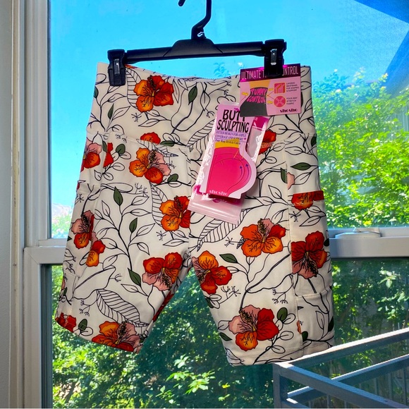SHOSHO Medium Floral Active Biker Shorts Cell Pocket High Waist - Picture 4 of 10